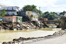 Río Masacre afectado por la extracción de arena en la frontera entre Haití y República Dominicana.
